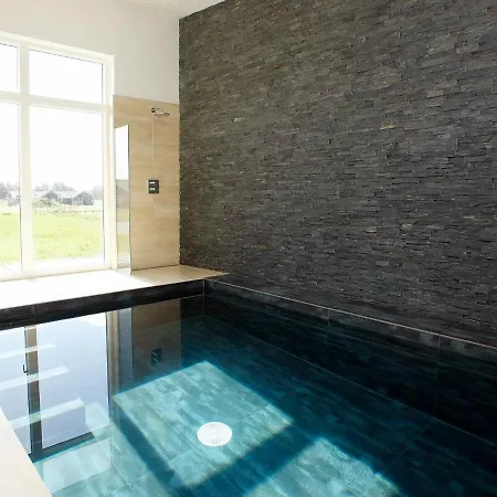 18 Person In Lokken-by Traum * לוקן